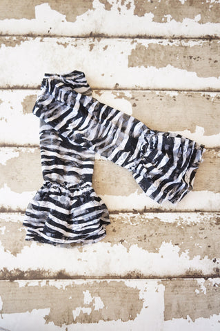 Zebra Ruffle Lace Legwarmers